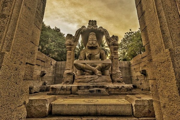 Hampi to Badami – From Royal Ruins to Cave Temples