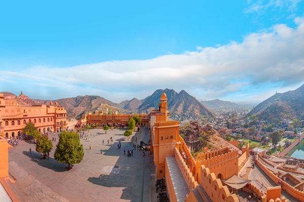 Jaipur via Fatehpur Sikri