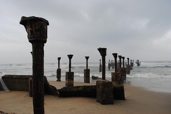 Transfer to Calicut – Beach Walk & Heritage Sites