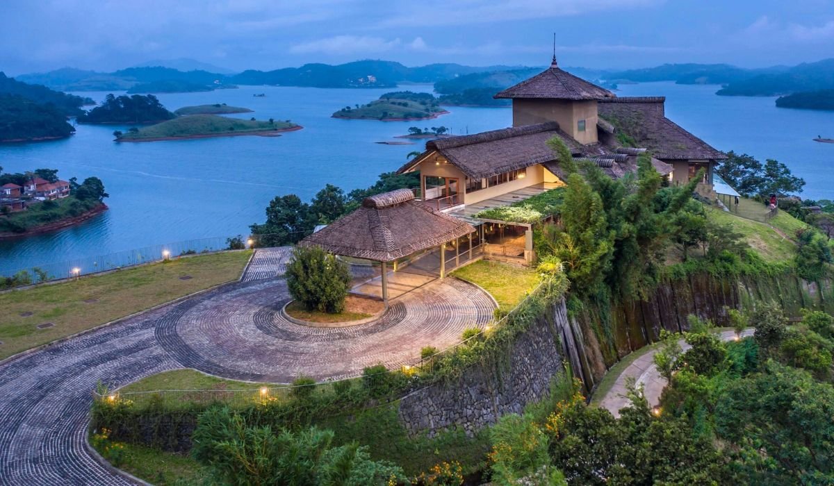 Luxury Wildlife Safaris in South India: The Ultimate Guide to India’s Finest Jungle Experiences