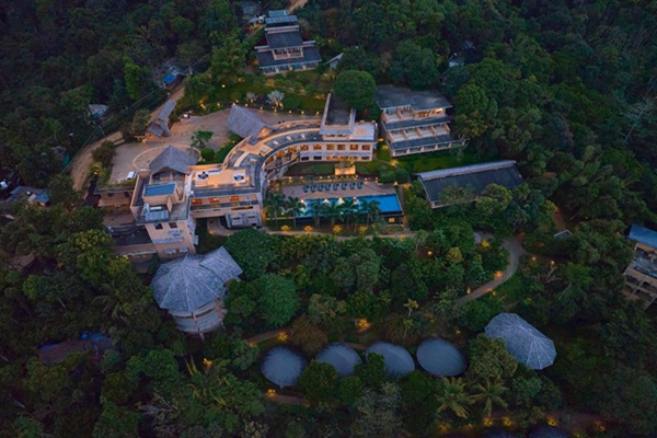 athirapally munnar thekkady kumarakom tour